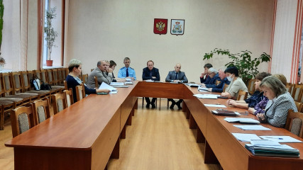 состоялось совместное заседание постоянных депутатских комиссий Краснинской районной Думы - фото - 1
