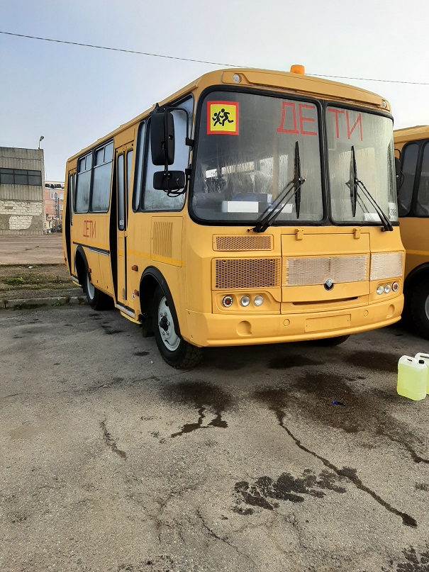 Медведев утвердил новые сроки введения возрастного ценза автобусов для перевозки детей