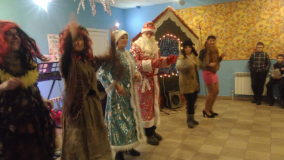 информация о новогодних мероприятиях, проведенных работниками муниципального бюджетного учреждения культуры «Краснинская районная централизованная клубная система - фото - 7