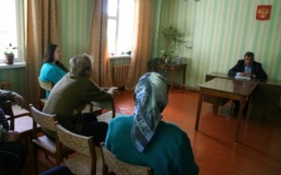 встреча Главы муниципального образования "Краснинский район" Смоленской области Г.М. Радченко с родителями обучающихся Недвижского филиала Глубокинской школы - фото - 1