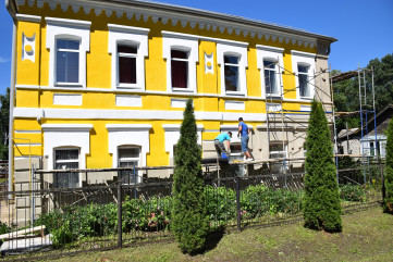 продолжаются ремонтные работы в Краснинском краеведческом музее - фото - 2