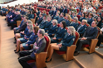 накануне 35-летнего юбилея лучшим налоговикам Смоленской области вручены награды - фото - 9