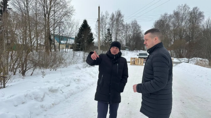 глава округа экстренно выехал на место обрушения земельного покрова возле гидротехнического сооружения на переулке Гоголя - фото - 3