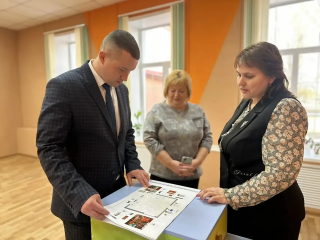 глава Краснинского округа посетил центральную библиотеку - фото - 5