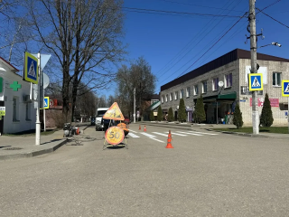 на территории Краснинского округа начались работы по нанесению дорожной разметки - фото - 3