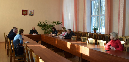 глава Краснинского района провел совещание по вопросу оказания помощи семьям мобилизованных граждан - фото - 1