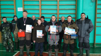 в Краснинском районе прошли соревнования по зимней рыбалке - фото - 2